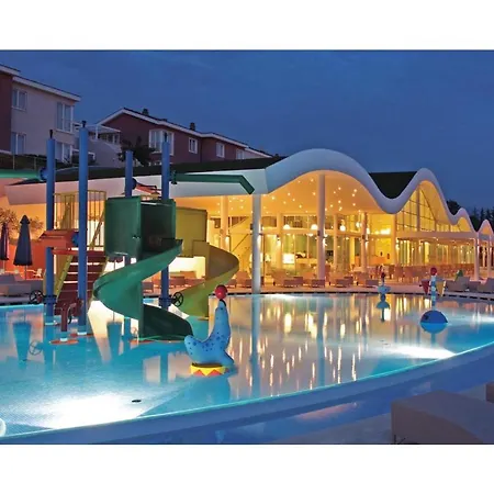 Awesome In With Outdoor Swimming Pool, Wifi And Swimming Pool *