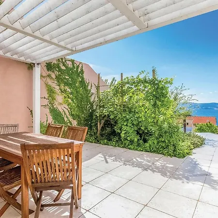 Awesome In With Outdoor Swimming Pool, Wifi And Swimming Pool