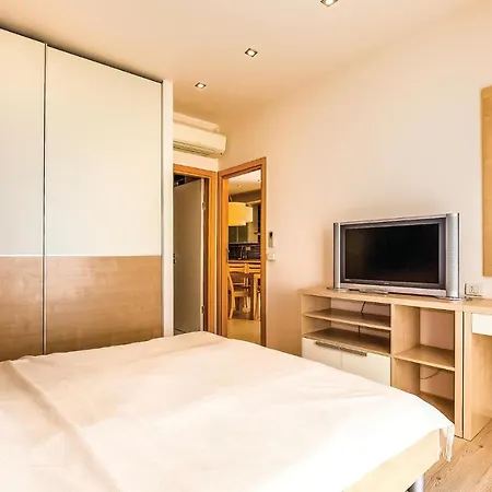 Awesome In With Outdoor Swimming Pool, Wifi And Swimming Pool Novi Vinodolski