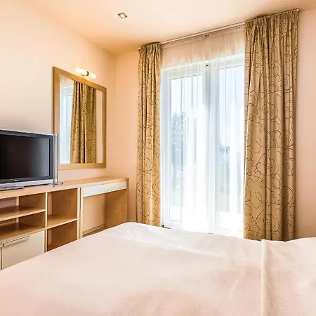 Awesome In With Outdoor Swimming Pool, Wifi And Swimming Pool Apartment Novi Vinodolski