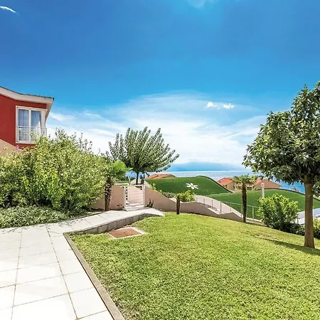 Awesome In With Outdoor Swimming Pool, Wifi And Swimming Pool Apartment *